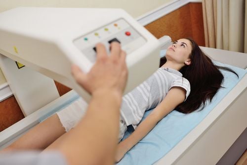 Hur mäts bentäthet med DEXA? Guide till skelettets styrka
