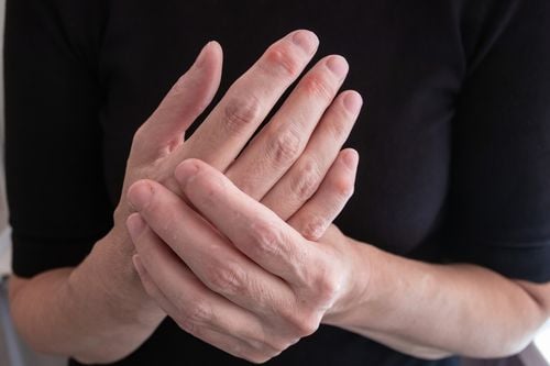 Artros i fingrarna- så minskar du smärta och stelhet