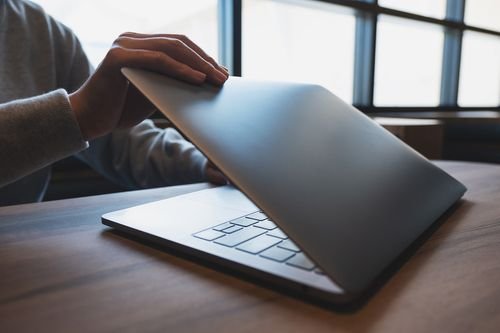 Digital överbelastning: Så förebyggs kognitiv trötthet