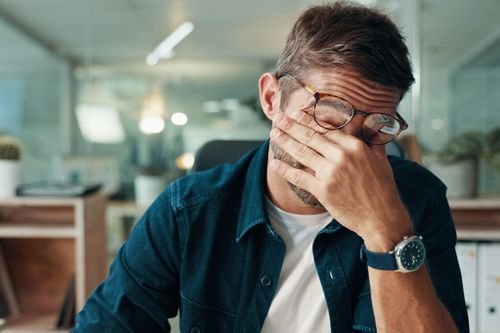 Hur påverkar sömnbrist beslutsförmågan i ledande roller?